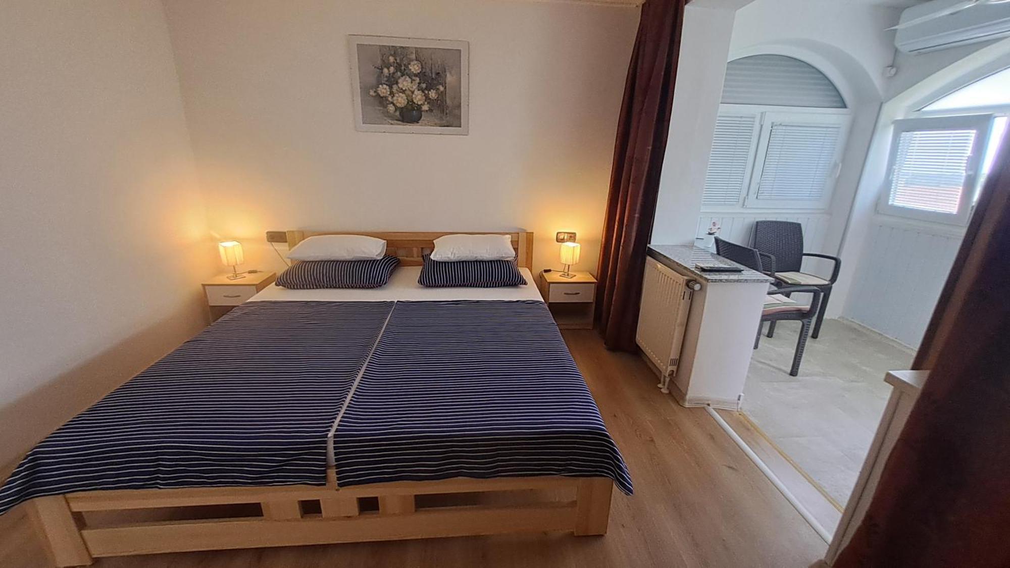 Studio Apartments Maslinik Krk Town Kültér fotó
